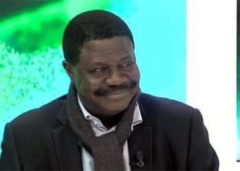 Une Figure emblématique du football Africain et Mondial s’est éteint de suite de Coronavirus : Pape Diouf est mort.