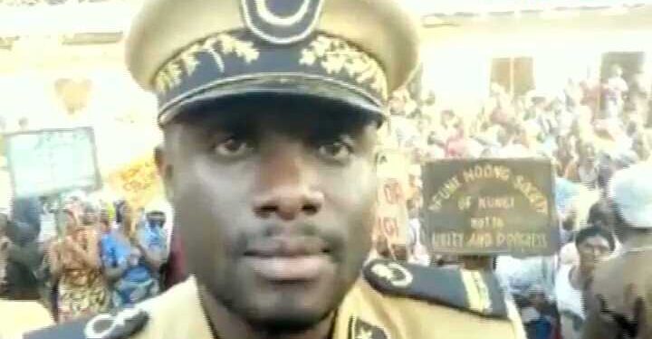 Nkambe DO Threatens to Suspend Absentee Teachers