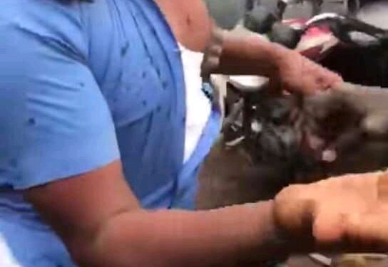 Police Officer beaten by population