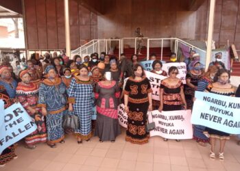 Cross section of NW Queen Mothers at the ceremony