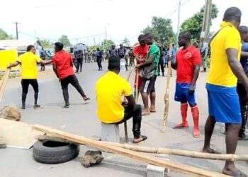 Former seperatist fighters at a road block they mounted in Buea in Protest of their conditions at the DDR Centre