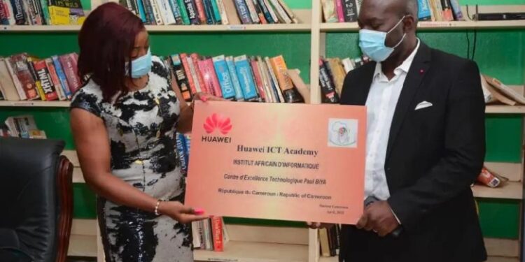 Representatives from Huawei and IAI during the launch of the training program