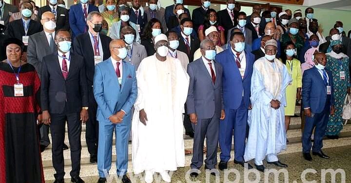 Participants at the closing ceremony of the Colloquium