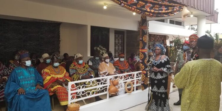 Judith Yah Sunday Epse Achidi, speaking infront of the traditional rulers at the ceremony in Yaounde