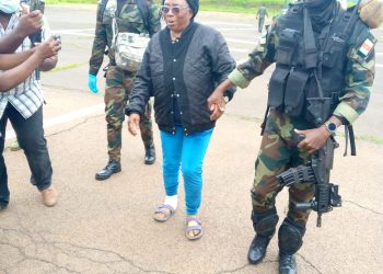 Senator Regina Mundi received by officials at the Bamenda airport in Bafut