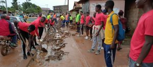 Volunteers in a clean up campaign organized by JVE Cameroon