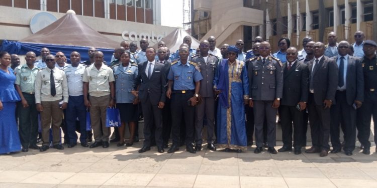Officials from CAMTEL and EIFORCES at the end of the visit (Photo: Camertoday)