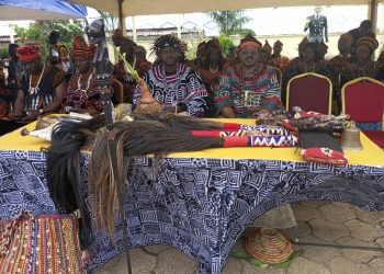 HRH Fon Forchesiri III (middle) during maiden official visit to Y’de