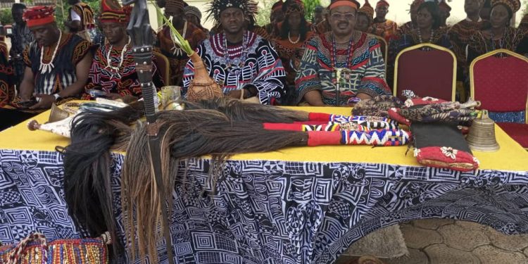 HRH Fon Forchesiri III (middle) during maiden official visit to Y’de