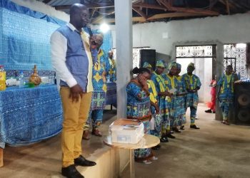 Hon. Agho Oliver Bamenju, at the awards ceremony encouraging the pioneer laureates