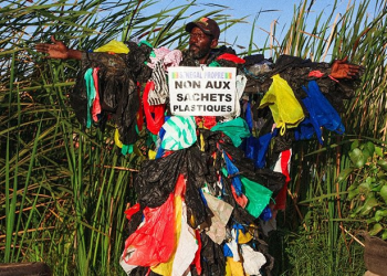 « Notre trésor meurt » : le littoral ouest-Africain en lutte contre les déchets plastiques