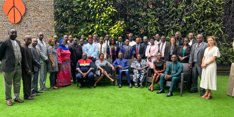 Le projet OCWAR-T forme sur les interactions entre la criminalité, les conflits & l’instabilité.