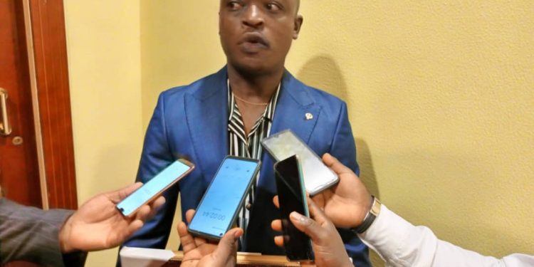 The Executive Director of HITA, King Suh talking to the press after receiving the award