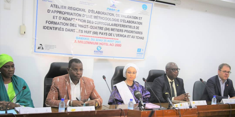 Mise en oeuvre du Programme Regional Formation Professionnelle (PROFOR)