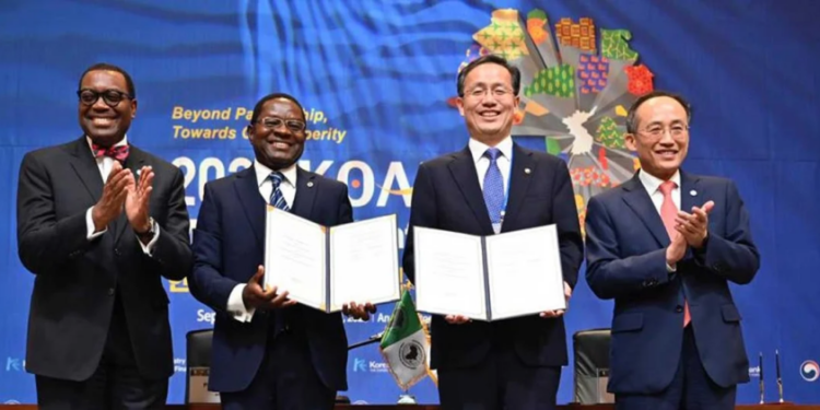Le Groupe de la Banque africaine de développement et la Corée signent des accords de dons de 28,6 millions de dollars pour soutenir le développement de l’Afrique