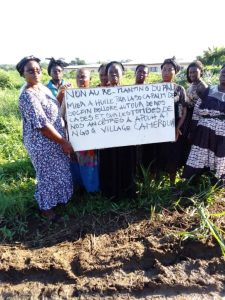The women of AFRISE protesting the replanting process of the oil palm plantation by SOCAPALM 
