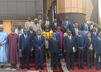 Prime Minister and officials from the reconstruction plan, IsDB