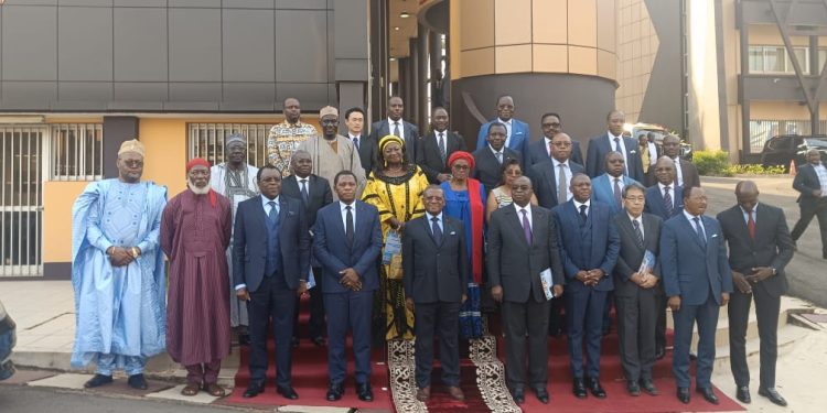 Prime Minister and officials from the reconstruction plan, IsDB