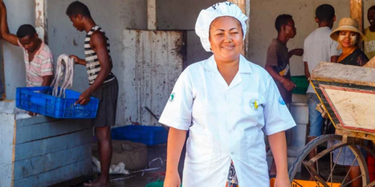 Zimbabwe : la Banque africaine de développement accorde une Facilité de garantie des transactions de financement du commerce de 15 millions de dollars à NMB Bank afin de soutenir les PME et les entreprises locales