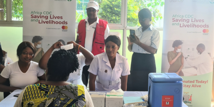Africa CDC et la Fondation Mastercard lancent la phase 2 de l’initiative Saving Lives and Livelihoods (SLL) pour renforcer les systèmes de santé publique en Afrique.