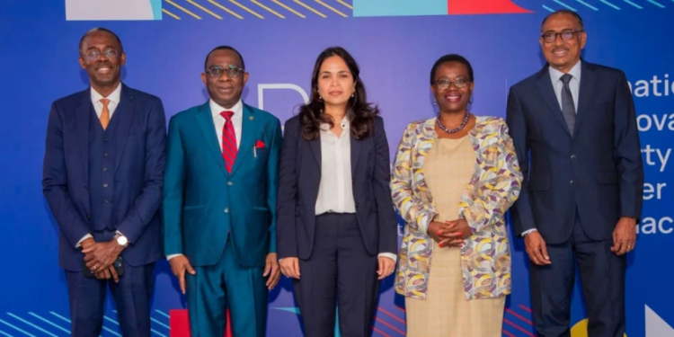 Des dirigeants régionaux et internationaux du secteur privé, des gouvernements et du monde universitaire sont réunis à Addis-Abeba pour s’attaquer aux obstacles qui empêchent l’Afrique de fabriquer ses propres médicaments et vaccins