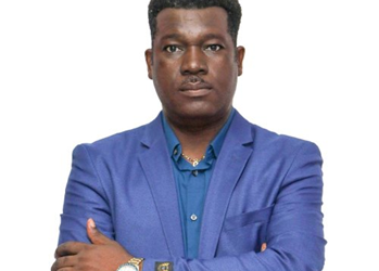 Champion africain de la lutte contre le paludisme, le professeur Abdoulaye Diabaté sur la scène de TED2024