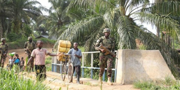 Arrivé en fin de mandat à la tête de la FIB, le général Matambo salue de «vrais succès» mais admet des regrets