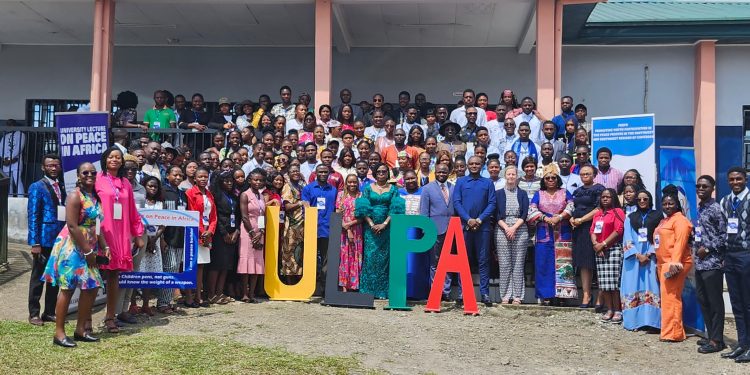 Group photo at the end of the event (Credit: LOYOC)