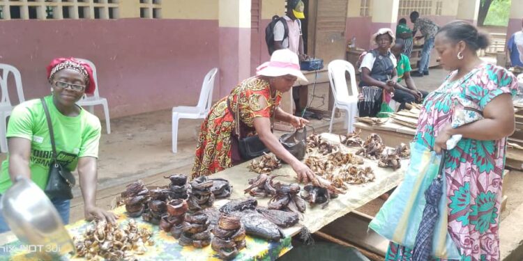 AFRiSC Campo women at the trade fair