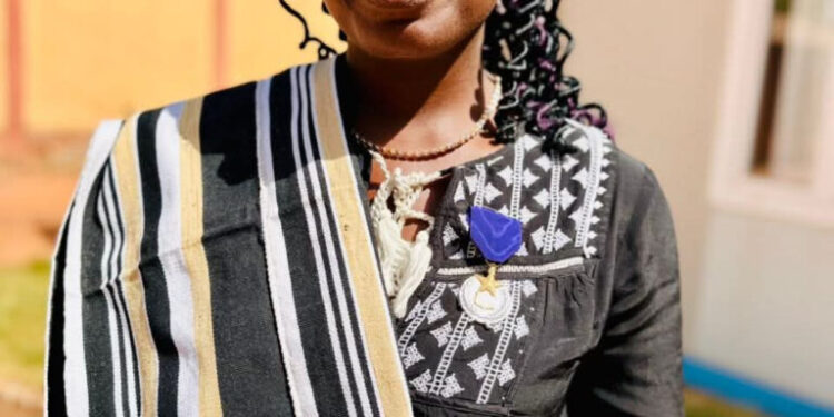 Dr Léa Paré Toé, chercheuse à l’Institut de Recherche en Sciences de la Santé et membre de Target Malaria, élevée au rang de Chevalier des Palmes Académiques