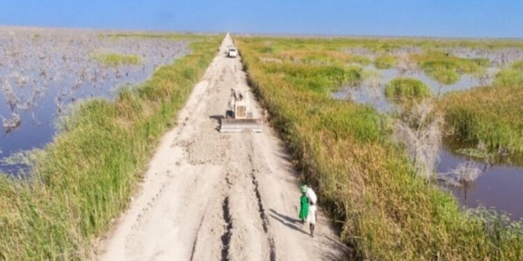 UNMISS engineers renovate Bentiu–Leer road to improve humanitarian access to vulnerable communities