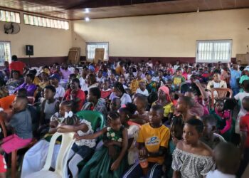Élite Ndiengso de Yaoundé : 250 lauréats célébrés pour la 24e édition des prix d’excellence
